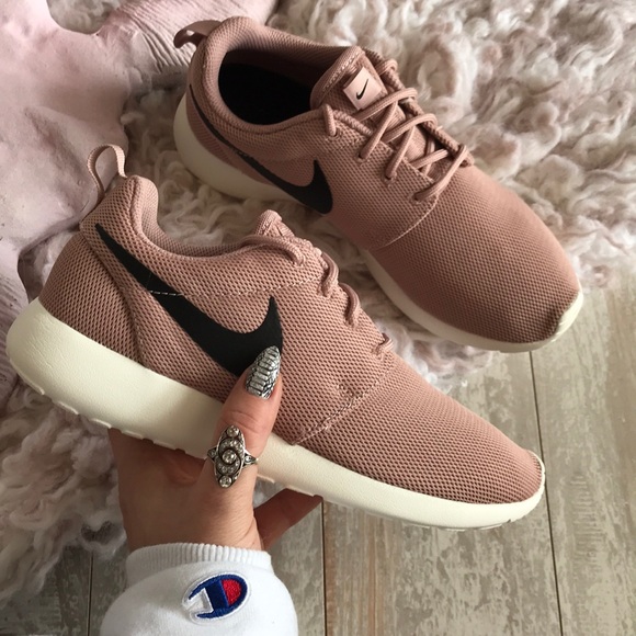 NWT Nike Roshe One Rare - Picture 4 of 7